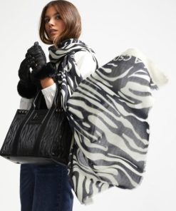 Zirkindhiggins.shopeea3cff0ba 1